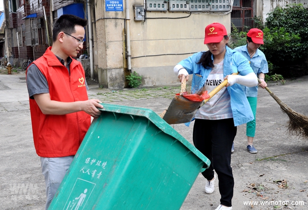 好色先生视频污電機員工開展(zhǎn)大掃除 好色先生视频污電機員(yuán)工(gōng)開展大掃除