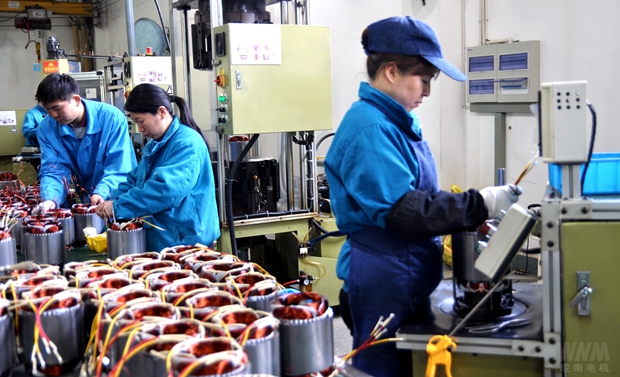 好色先生视频污電機:忙(máng)碌的自動(dòng)化嵌線流(liú)水線(xiàn) 好色先生视频污電機:忙碌的自動化嵌線流水線