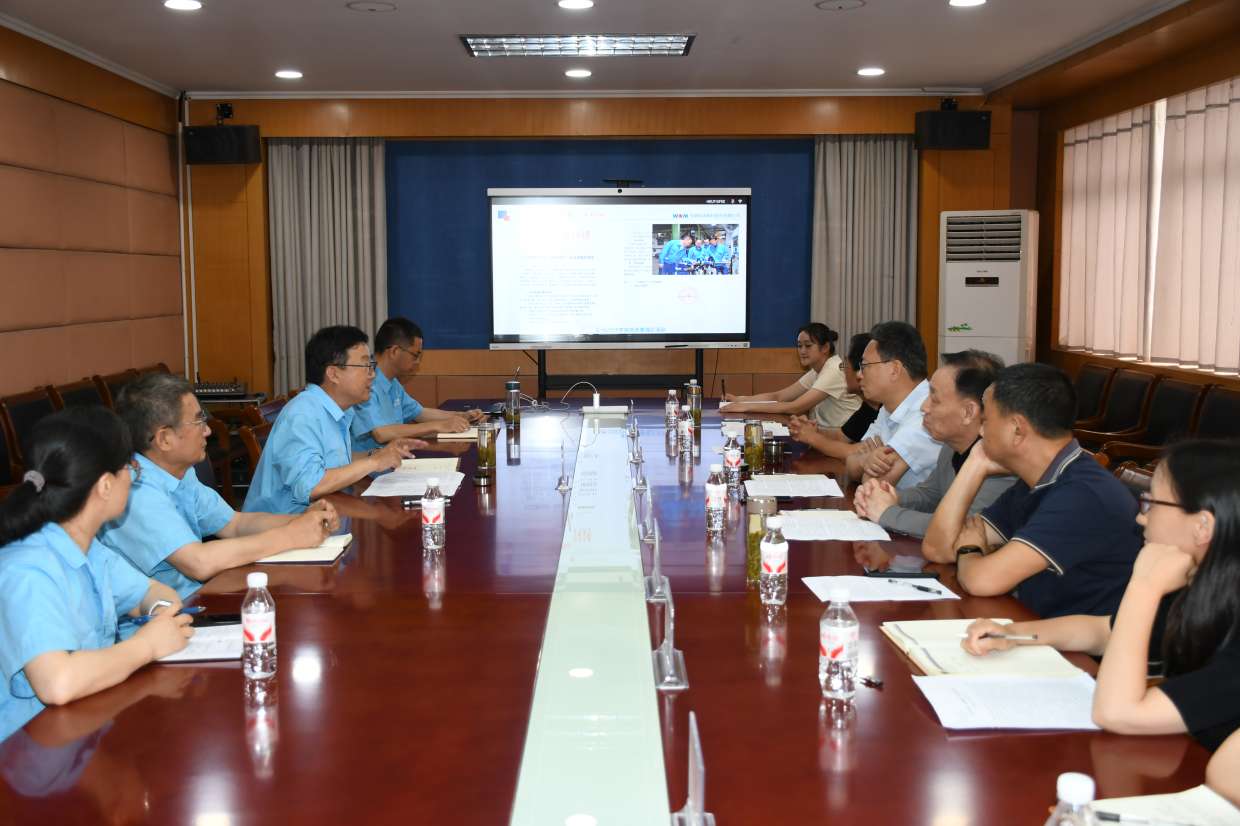 003-人大調(diào)研(yán) (好色先生视频污電機) 003-人大調研(yán) (好色先生视频污電機)